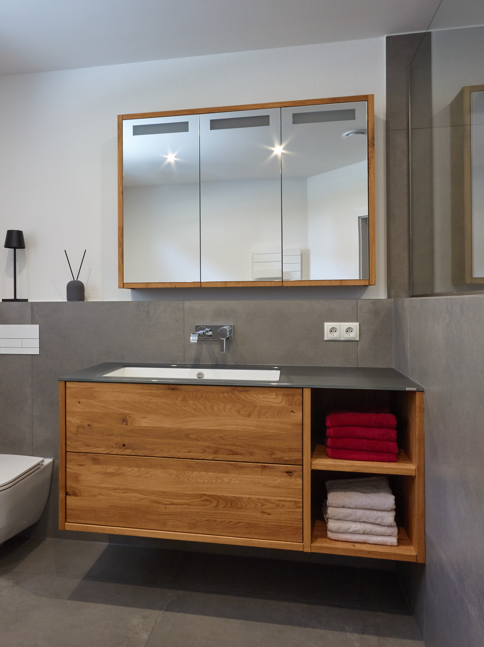 Badezimmer Asteiche / Wildeiche massiv geölt