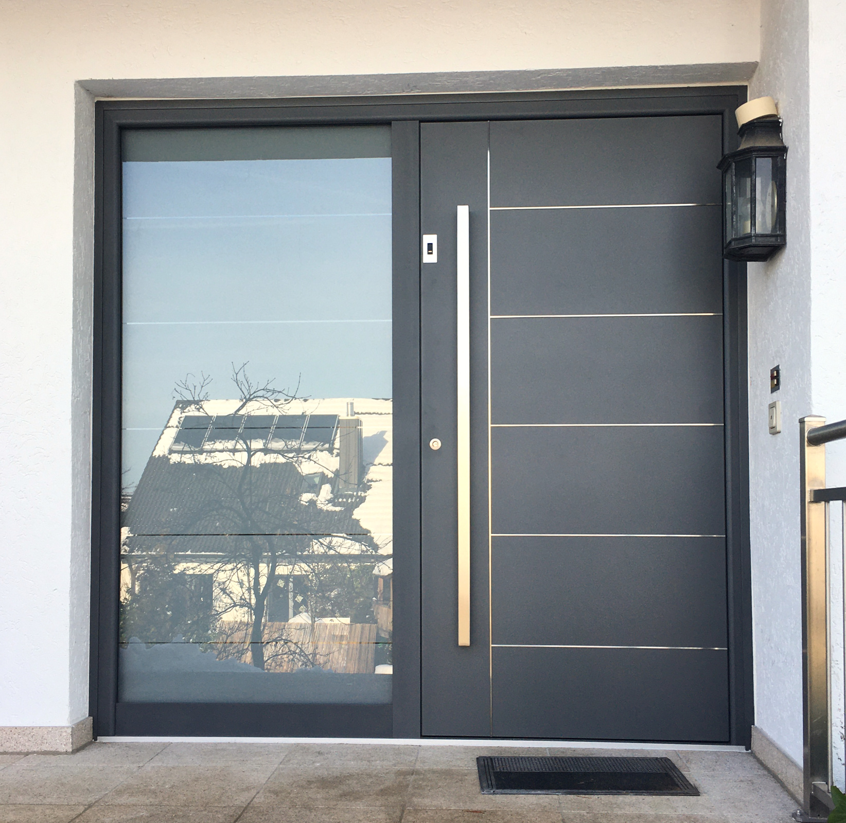 Aluminium-Haustüre Noblesse Perth in DB 703 Feinstruktur mit Fingerprint