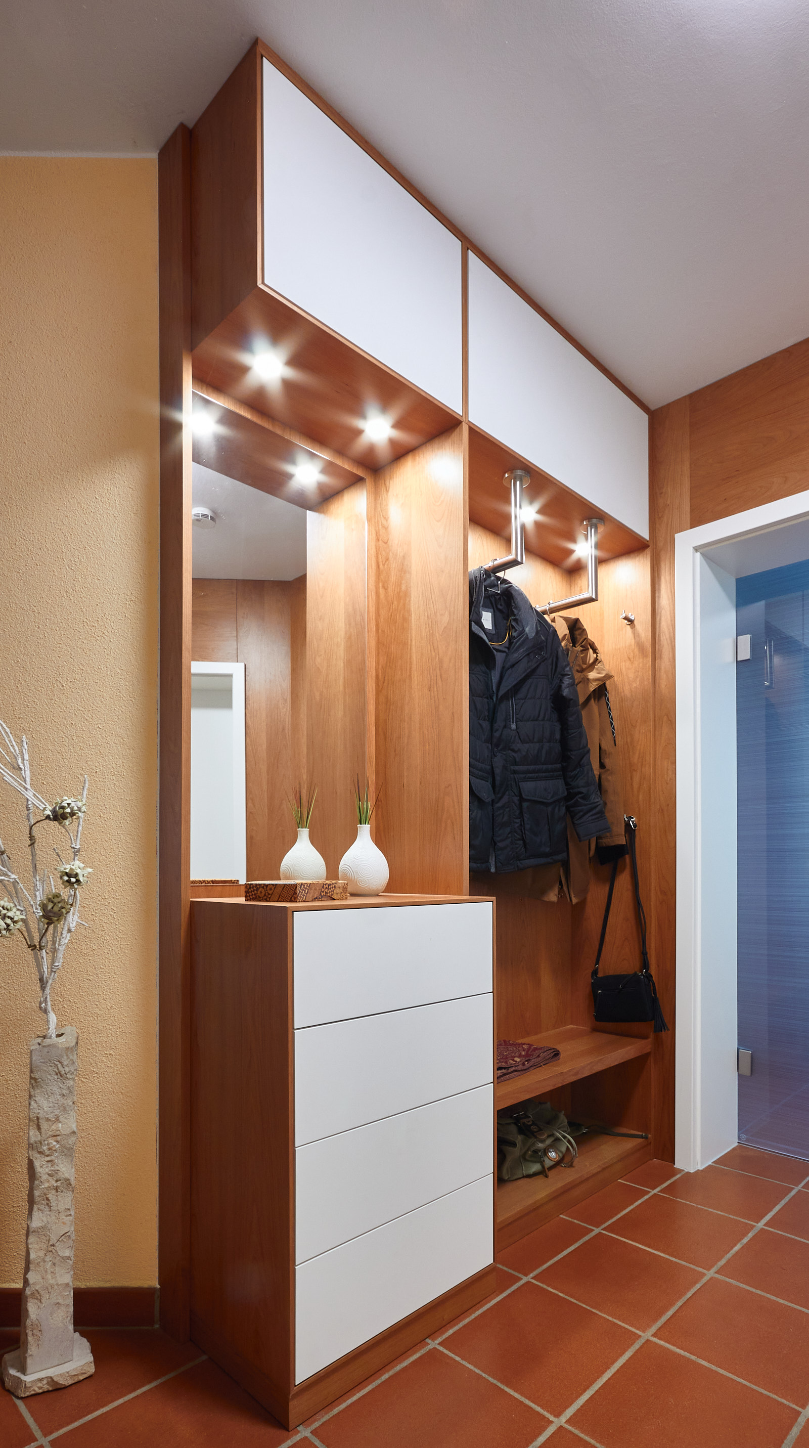 Garderobe Kirschbaum furniert, Fronten Perfect Sense PM W1000 Premiumweiß matt