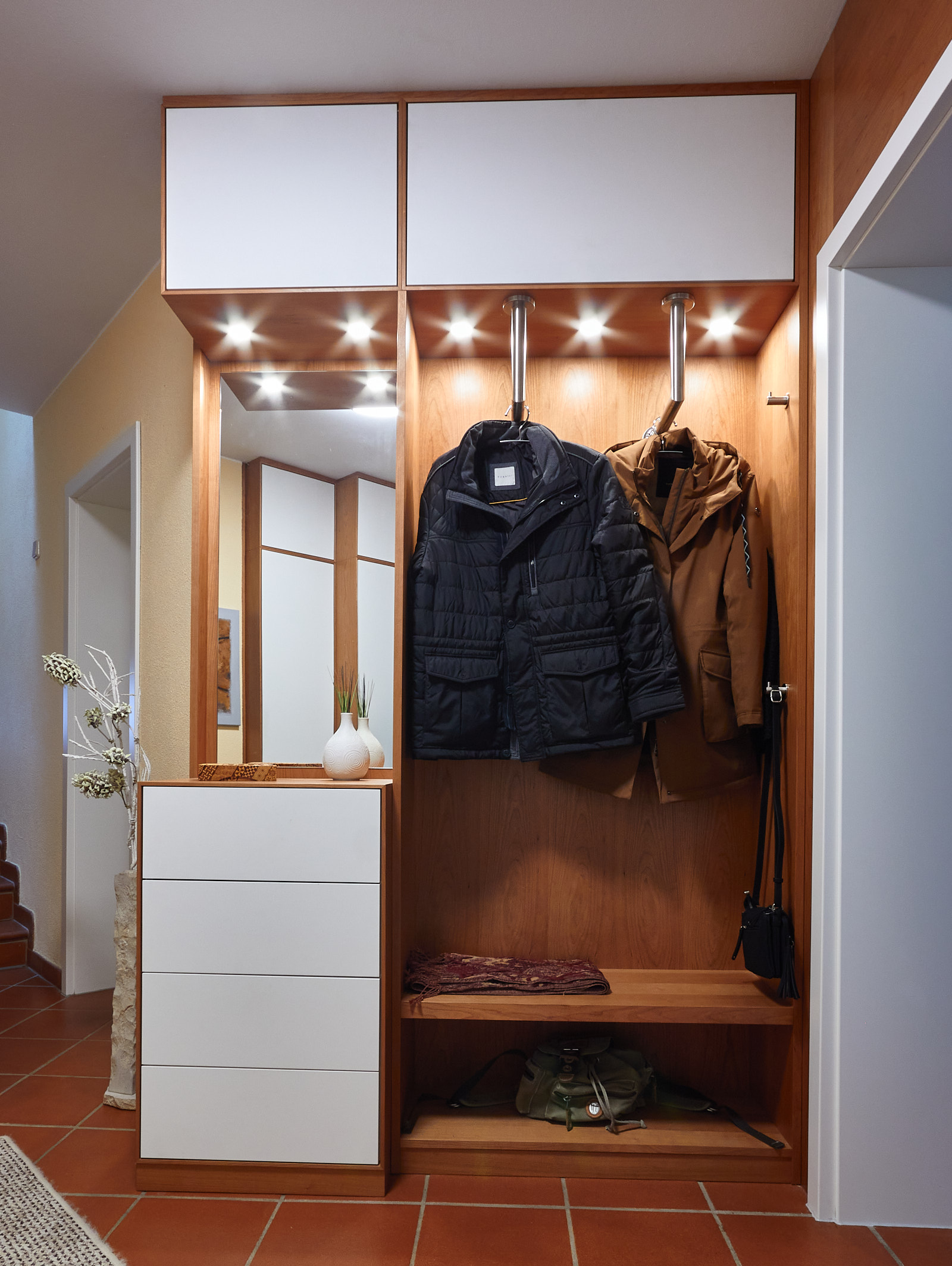 Garderobe Kirschbaum furniert, Fronten Perfect Sense PM W1000 Premiumweiß matt