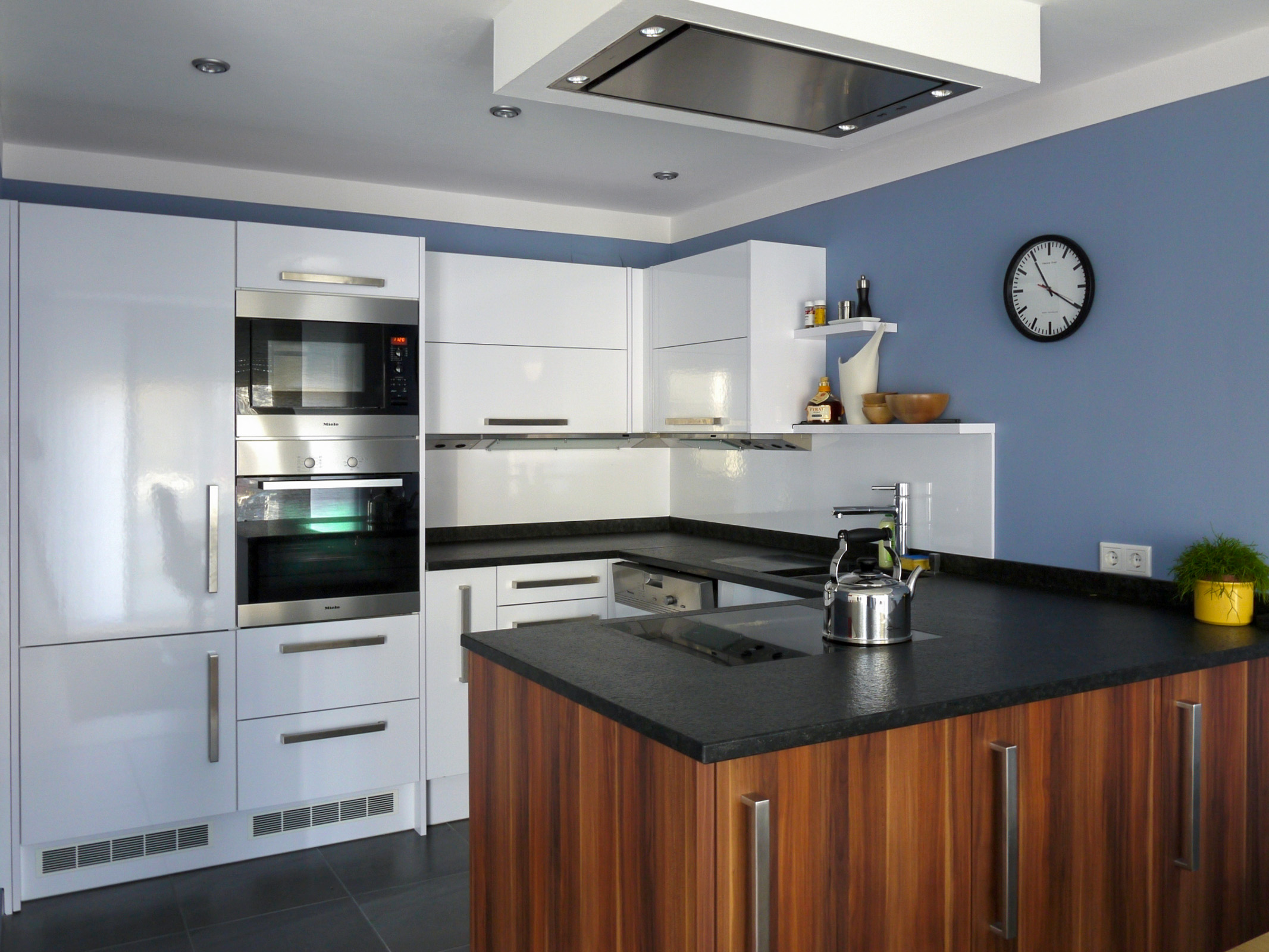 Küche Dekorausführung, Natursteinarbeitsplatte