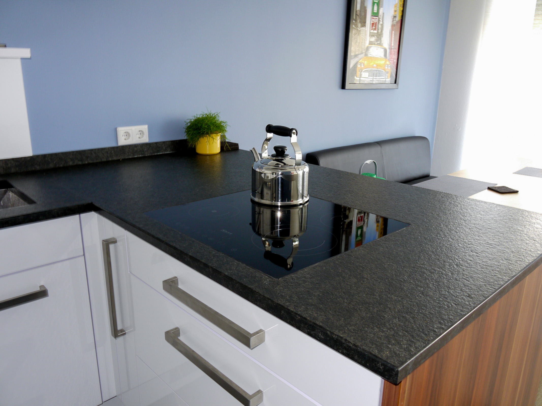 Küche Dekorausführung, Natursteinarbeitsplatte