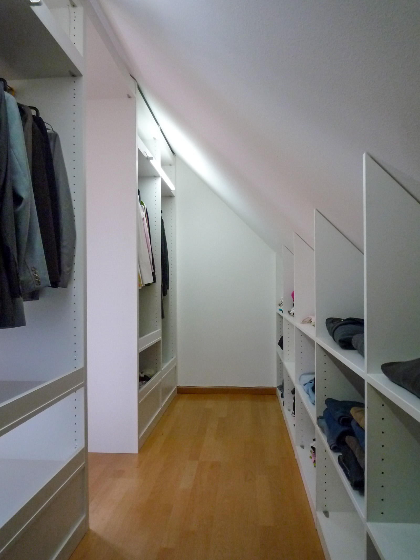 Begehbarer Kleiderschrank Dekor weiß