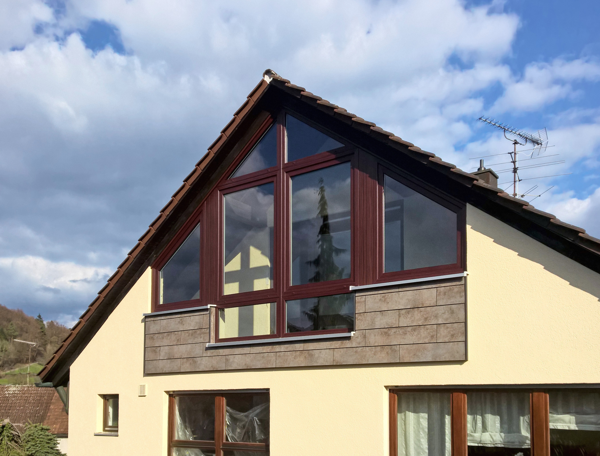 Fenster-Giebelelement Kunststoff Mahagoni foliert