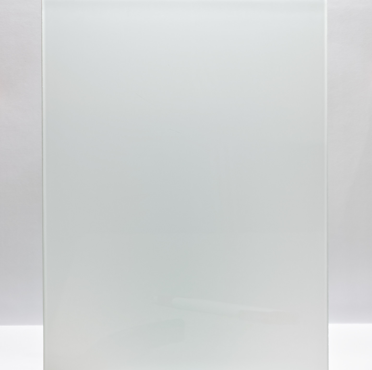 VSG mit mattweißer Folie